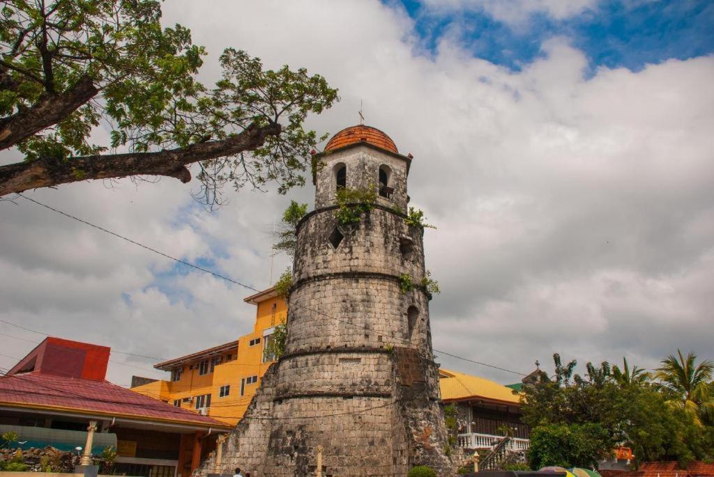 Lufian Dormitel Hostel Dumaguete City Exterior photo